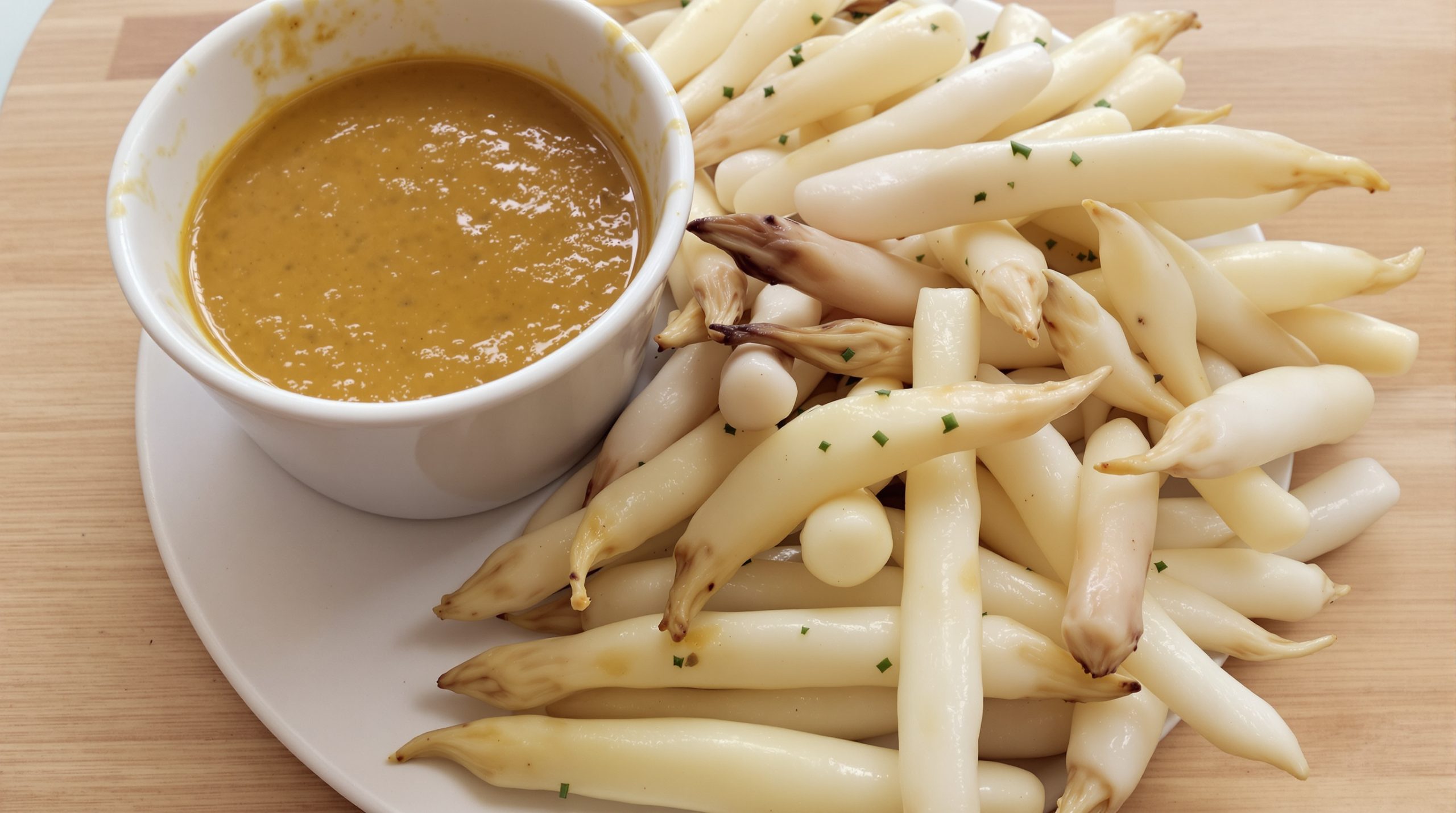 Asperges_et_sauce_au_jardin
