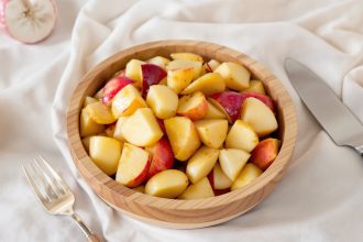 preparation_fruits_pour_gateau_amandes