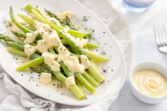 Asperges sauce mousseline