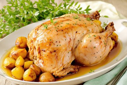 cuisson_poulet_herbes_pommes_terre_domestique