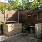Jardin_avec_composteur_et_arrosoir