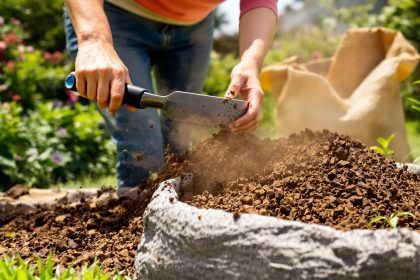 Jardinage_aeration_sol