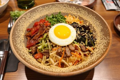 table_bibimbap_lumineuse