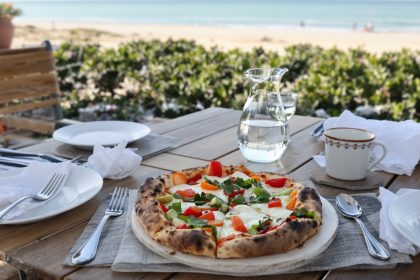 table_pizza_bord_mer