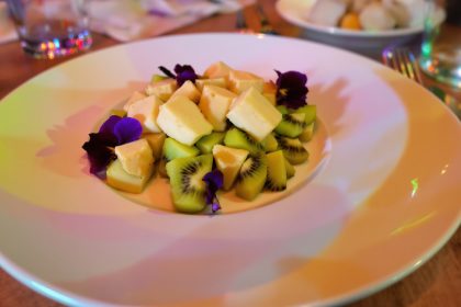 Tartare_avocat_kiwi_violettes
