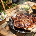 barbecue-cotes-porc-exterieur