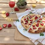 Focaccia_fraises_assiette_extérieur