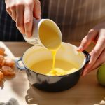 Préparation de crème glacée à la mangue
