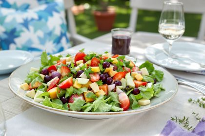 salade_mediteranneenne_table_exterieure