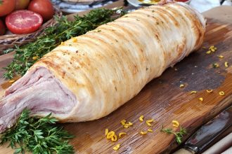 Porchetta sur marché méditerranéen