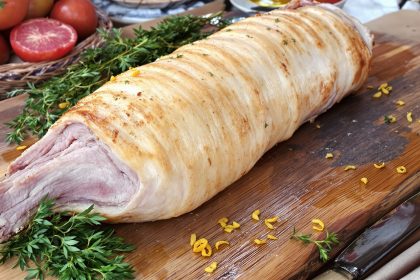 Porchetta sur marché méditerranéen