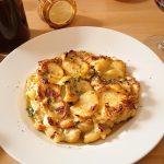 plat-gratin-croquant-vin