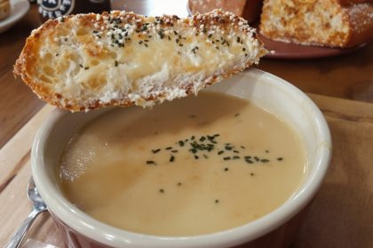 Soupe à l'oignon traditionnelle